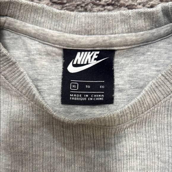 Nike Heather Gray Crewneck Crop Top XL - Picture 2 of 4